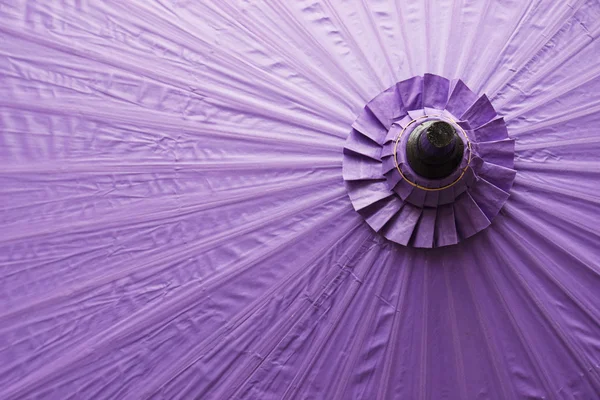 Tailândia estilo guarda-chuva roxo para o fundo — Fotografia de Stock