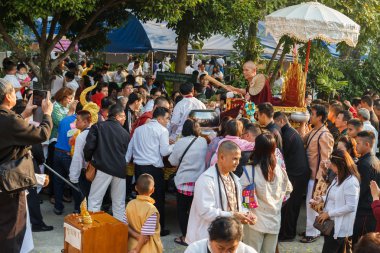 o harcamak sonra 3 gün içinde contin Budizm keşiş insanlar nimet