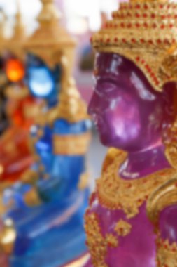 arka plan için mor Buda heykelinin bulanık ufuk görüntü