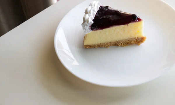 Blaubeerkäsekuchen — Stockfoto