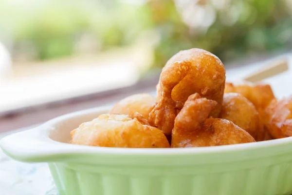 Boulette de banane frite à la pâte — Photo