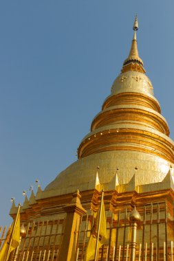 Altın Budist pagoda