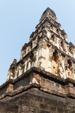 Buda'nın heykel pagoda Budist tapınağı üzerinde