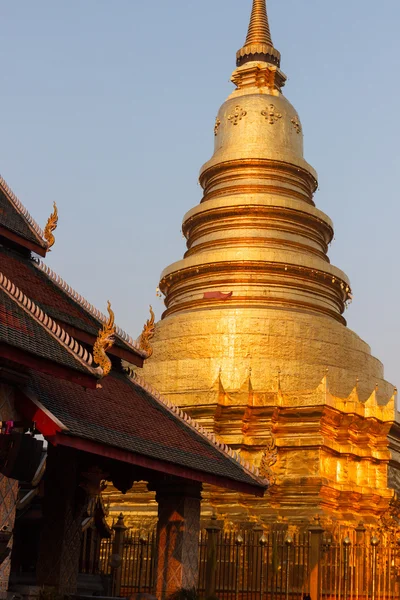 Gouden boeddhistische Pagode — Stockfoto