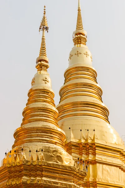 Goldene buddhistische Pagode — Stockfoto