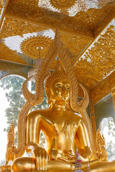 Meditating golden buddha statue — Stock Photo, Image