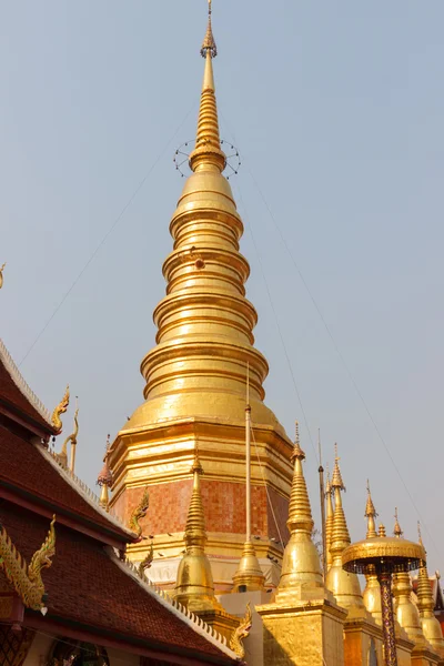 Altın Budist pagoda — Stok fotoğraf