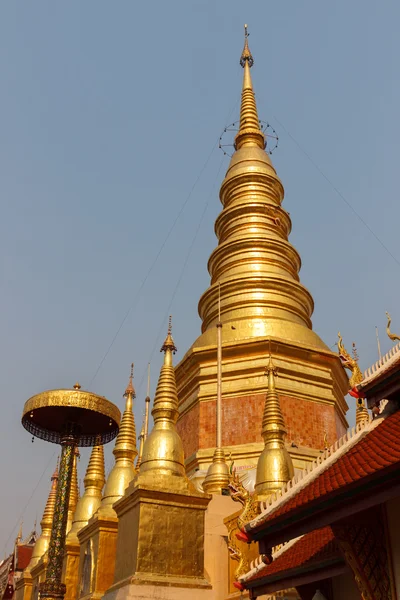 Złoty Buddyjski pagoda — Zdjęcie stockowe