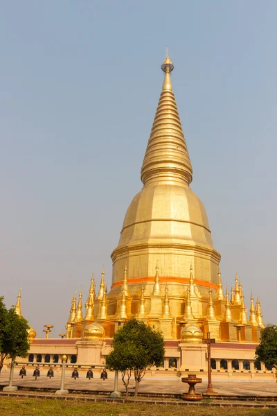 Gyllen buddhistisk pagode – stockfoto