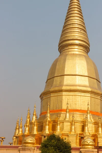 Pagode budista dourado — Fotografia de Stock