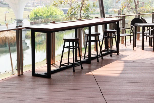 Silla y mesa en la terraza — Foto de Stock