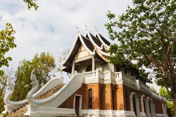 Bâtiment en brique asiatique — Photo