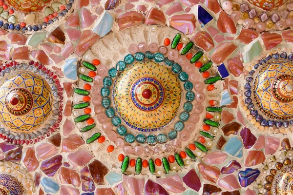 The colorful broken tile, bead, bowl lid and stone decorating on — Stock Photo, Image