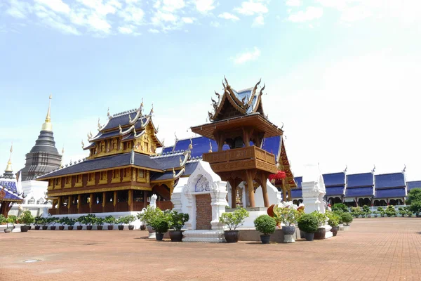 Architektur der buddhistischen Kirche im Tempel — Stockfoto