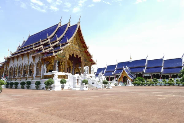 Architektur der buddhistischen Kirche im Tempel — Stockfoto