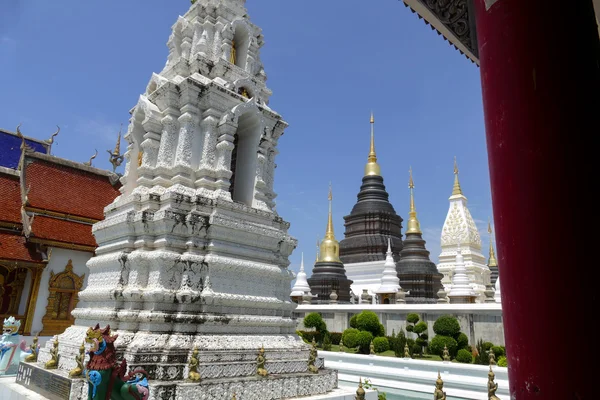 Architettura della pagoda buddista in Thailandia — Foto Stock