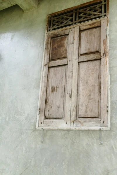 Vieja ventana de madera — Foto de Stock