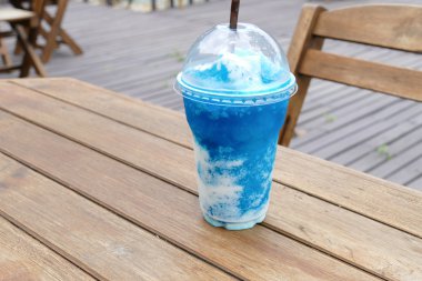 mavi limon güler yüzlü