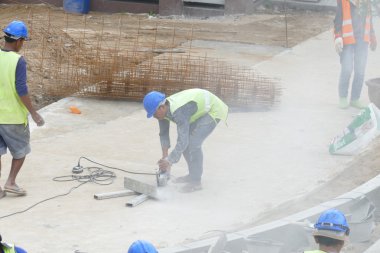 işçilerin inşaat alanında çalışıyoruz