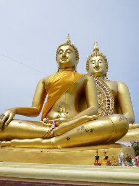 büyük altın buddha heykeli