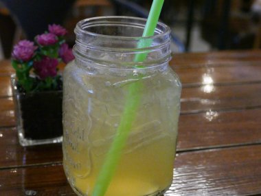 Cam Kavanoz bal limon içecek