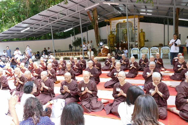 Buddhistické ceremonie vysvěcení jeptiška — Stock fotografie