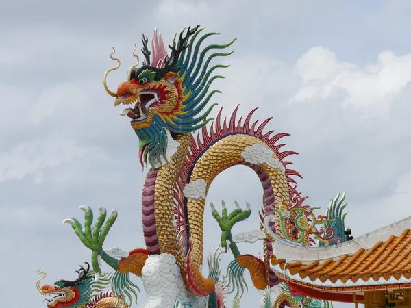 The architecture of chinese dragon statue — Stock Photo, Image