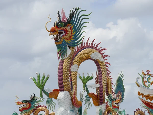 The architecture of chinese dragon statue — Stock Photo, Image