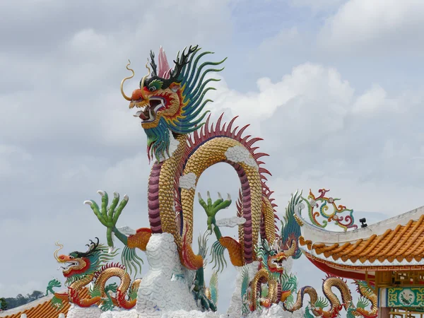 The architecture of chinese dragon statue — Stock Photo, Image