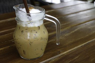 buzlu kapuçino kahve cam sürahi