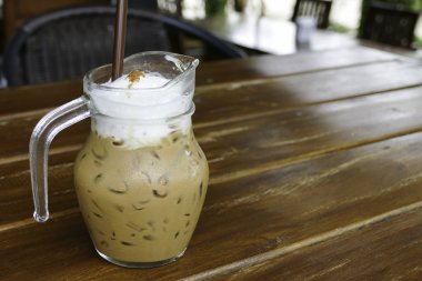 buzlu kapuçino kahve cam sürahi