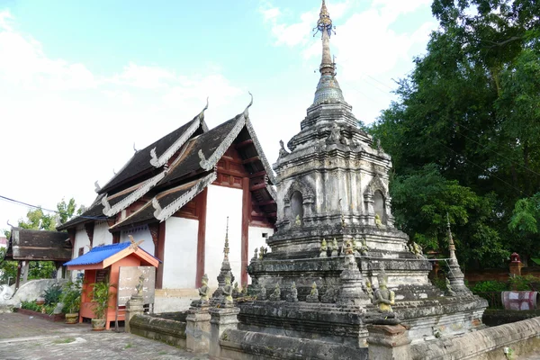 Dawnych historycznych Buddyjski pagoda pomnik i świątynia Kościoła — Zdjęcie stockowe