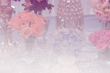 Şarap kadehi, Şamdan, mor ortanca, turuncu ve p