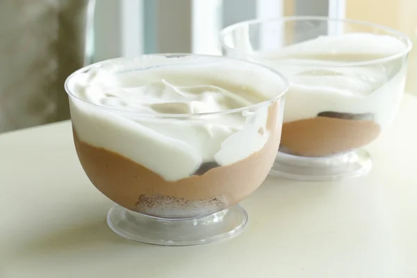 Chocolate mousse in a cup — 图库照片