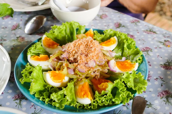 Green chili, shallot and boiled egg — Stock Photo, Image