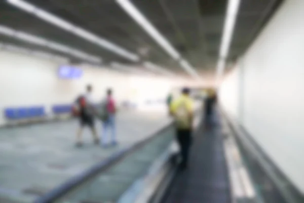 Immagine sfocata e sfocata del passeggero al terminal dell'aeroporto — Foto Stock