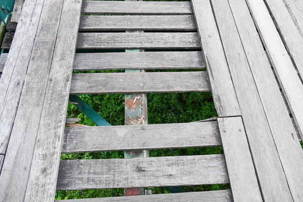 Vecchio ponte di legno — Foto Stock