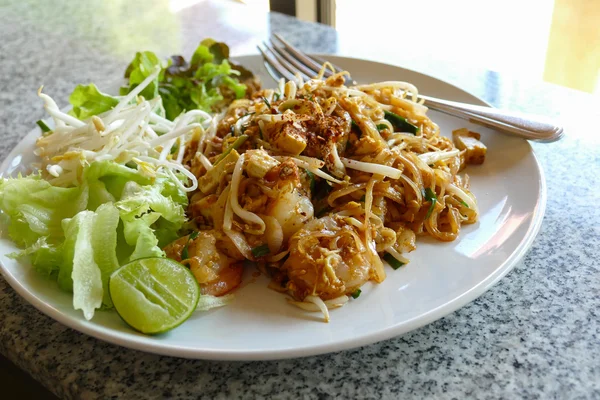 Pad thai - thailand traditional stir fry noodle — Stock Photo, Image