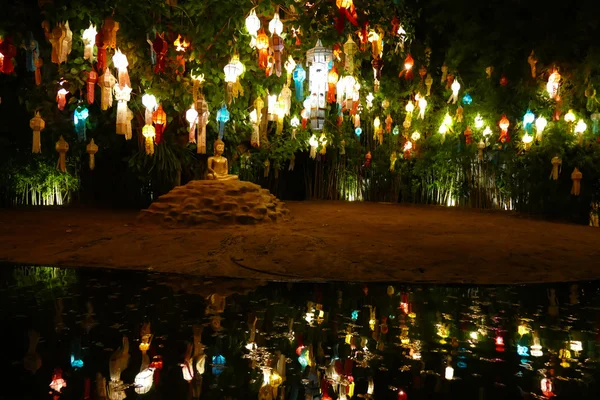 Lanterna di carta colorata nel festival Yeepeng — Foto Stock