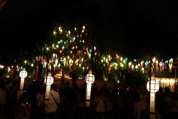 Tourist travel to see colorful paper lantern and monk ceremony i — Stock Photo, Image