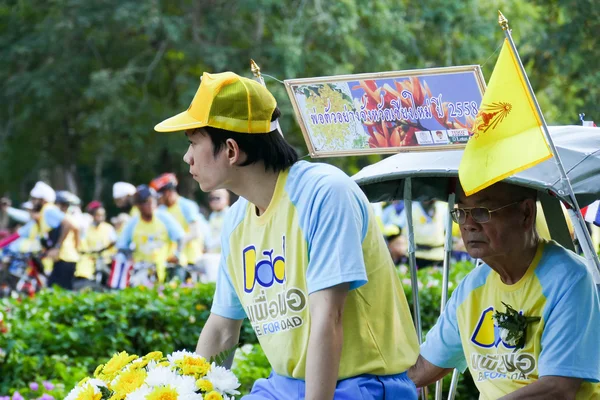 Syn se svým otcem, jízda tříkolka ci Chiang Mai a okolí — Stock fotografie