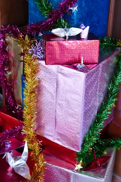 A karácsonyi és újévi koncepció díszdobozban — Stock Fotó