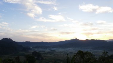 dağ, bulut ve gökyüzü şafak