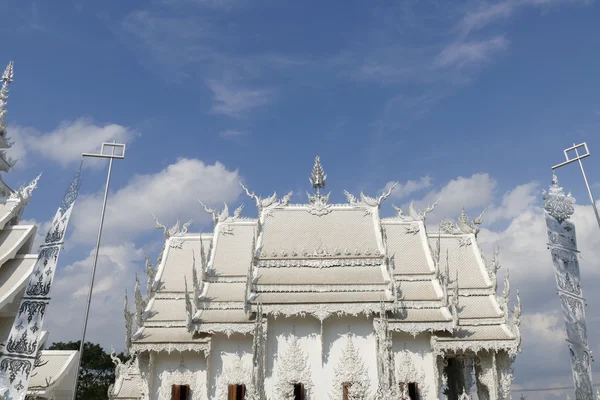 Sztuki i rzeźby projekt świątyni biały w Tajlandii — Zdjęcie stockowe