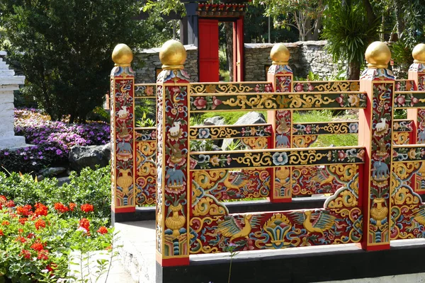 Utformningen av Bhutan arkitekturen i trädgården — Stockfoto