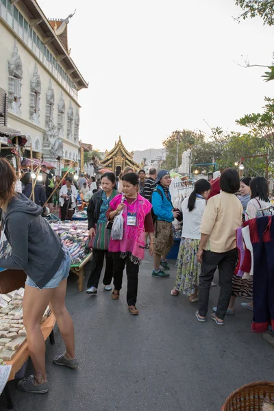 People walking and shopping at Sunday walking street — Stock Photo, Image