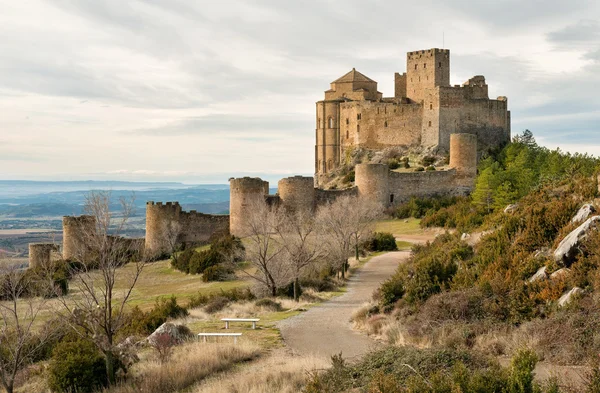 Středověký hrad loarre, aragon, Španělsko — Stock fotografie