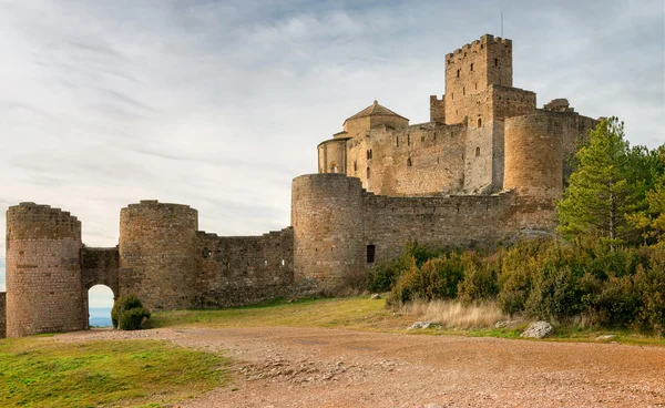 Medeltida slott i loarre, Aragonien, Spanien — Stockfoto