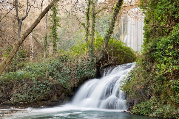 Cachoeira no "Monasterio de Piedra", Saragoça, Espanha — Fotografia de Stock
