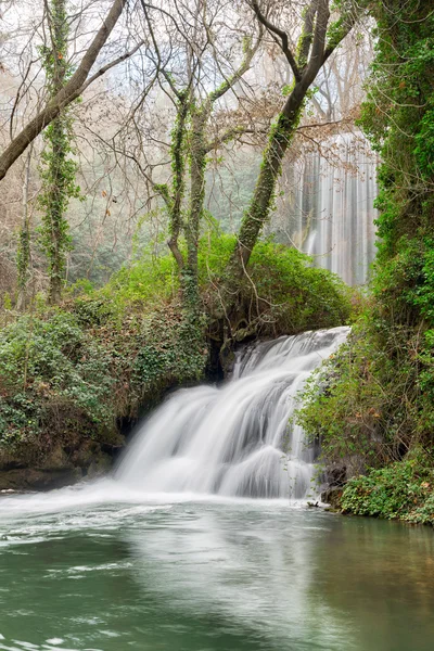 Şelale at "monasterio de piedra", zaragoza, İspanya — Stok fotoğraf